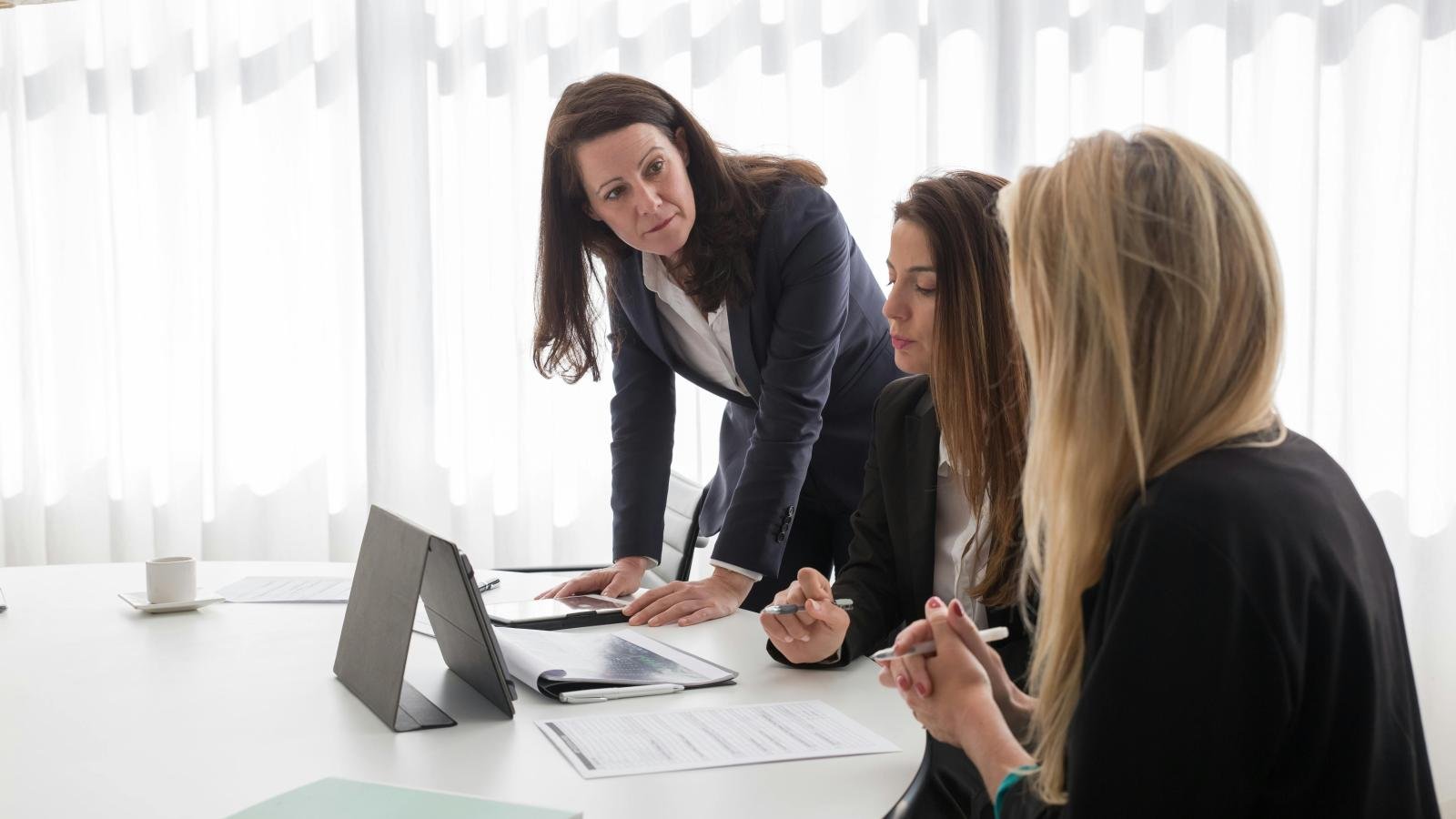 Kraliçe Arı Sendromu (Queen Bee Syndrome)