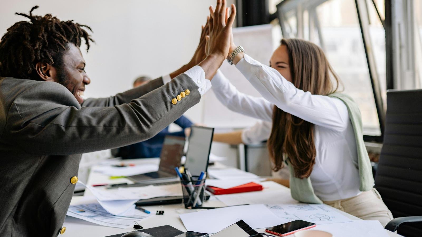 Başarılı Çalışan Olmak Yetmez: Yükselmek Ayrı Bir Oyun